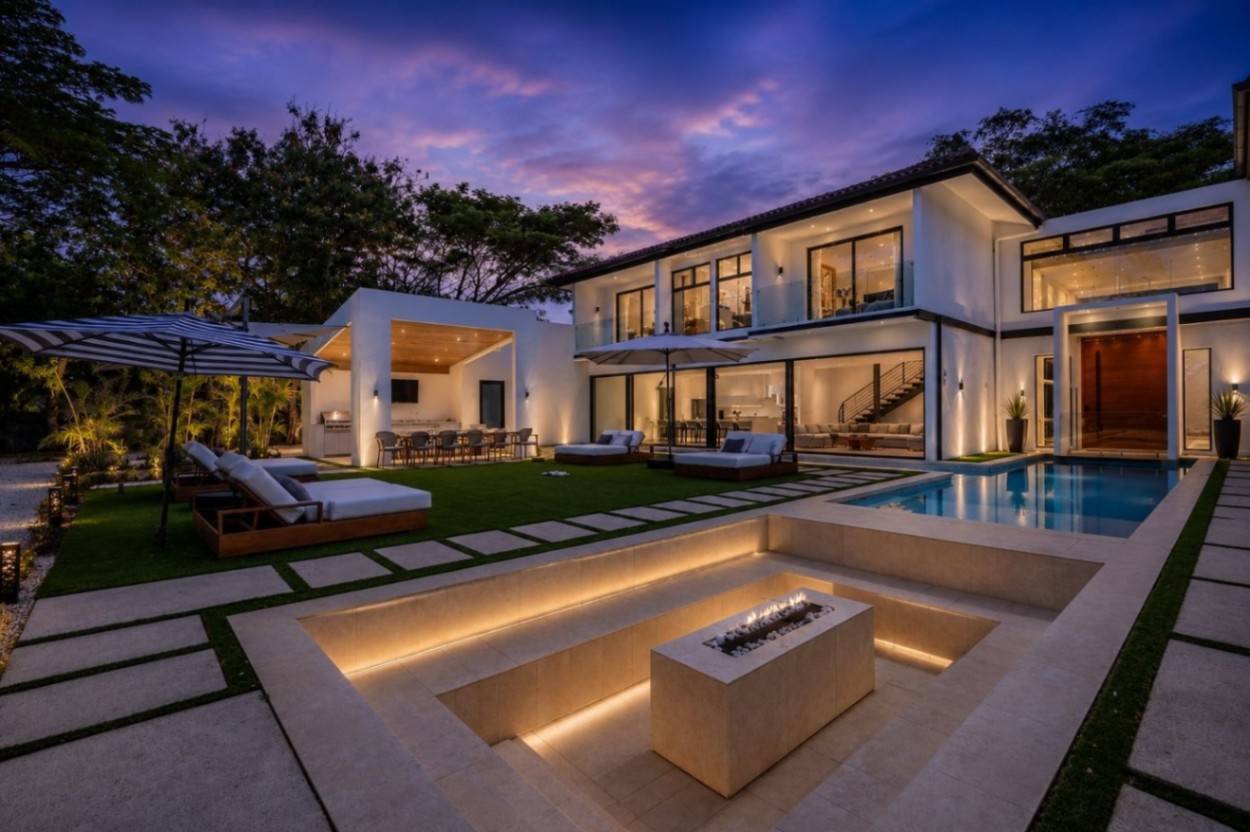 Casa Blanca - Luxury Golf Course Estate in Hacienda Pinilla, Guanacaste, Costa Rica