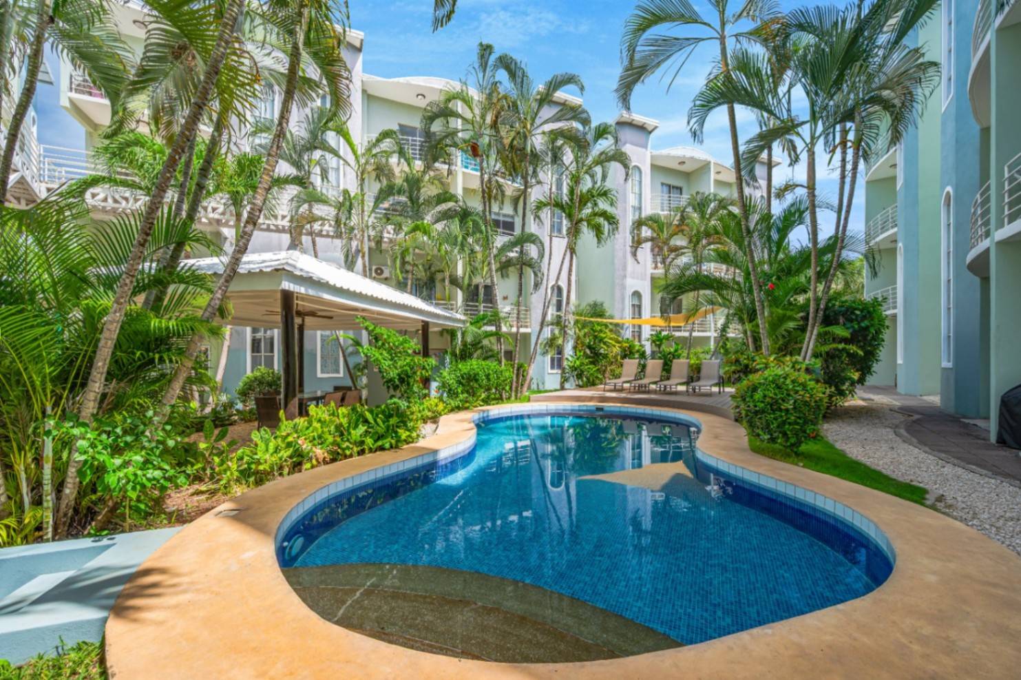 Villa Verde II - 9 - Updated 2-Bedroom Condo walk to the Beach, Tamarindo Beach, Guanacaste, Costa Rica