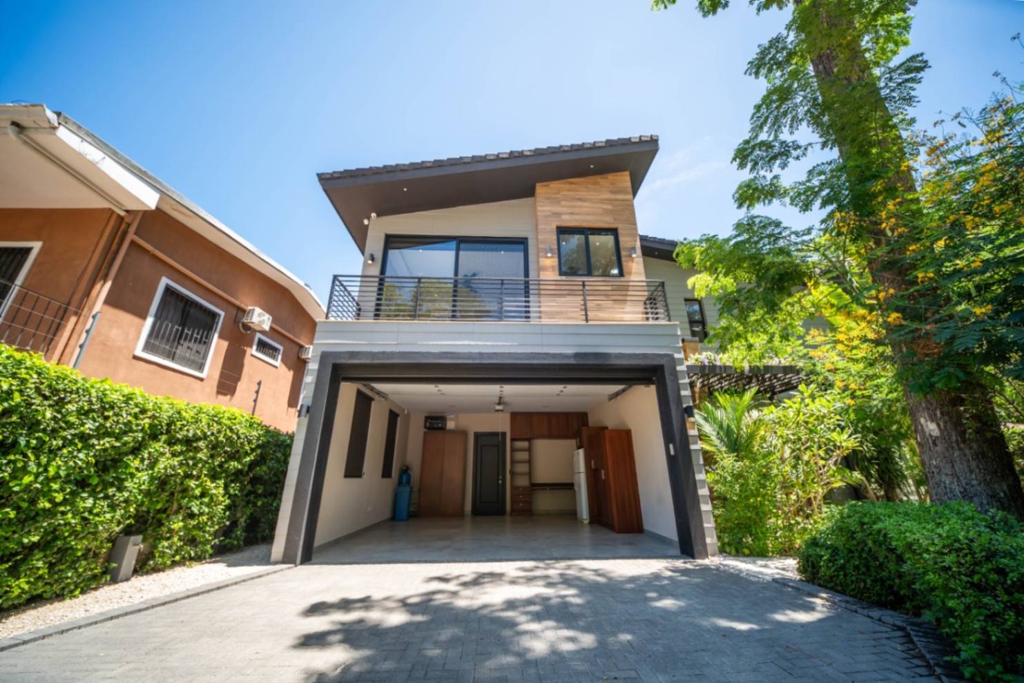 Casa Shangri-La - Contemporary Luxury Retreat Near the Beaches of Potrero, Guanacaste, Costa Rica
