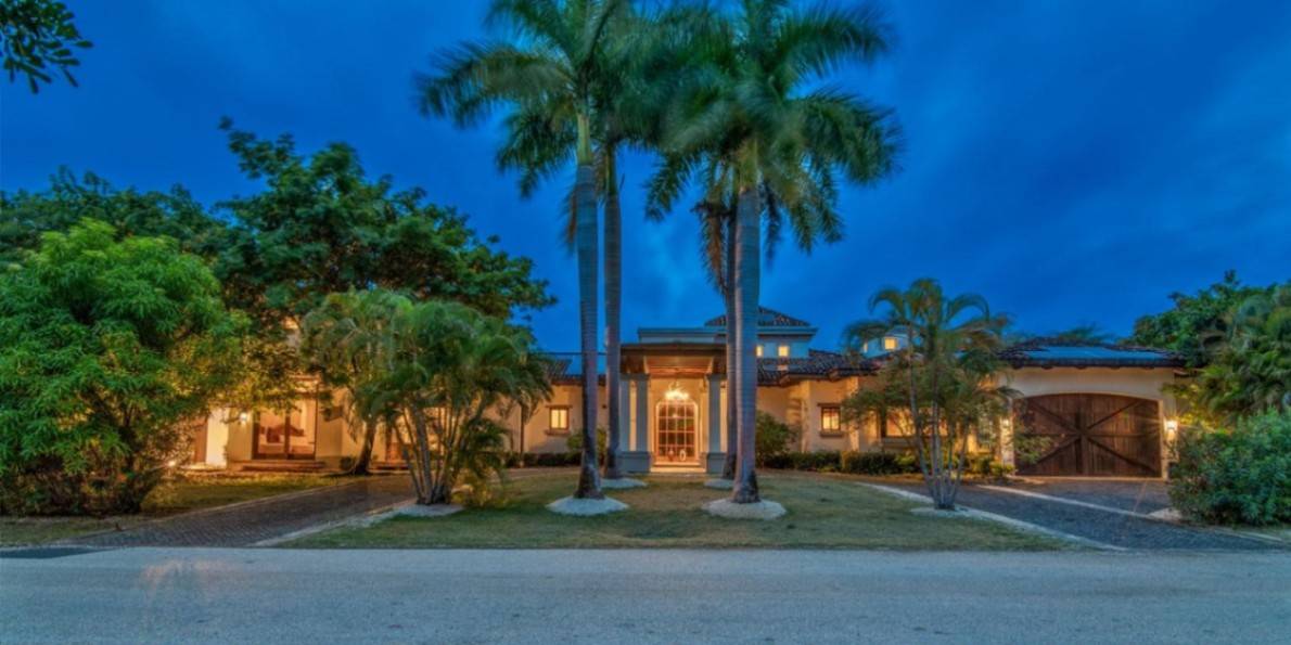 Casa Luna - Elegant Neo-Colonial Home in Reserva de Golf, Hacienda Pinilla — Near Avellanas Beach, Guanacaste, Costa Rica