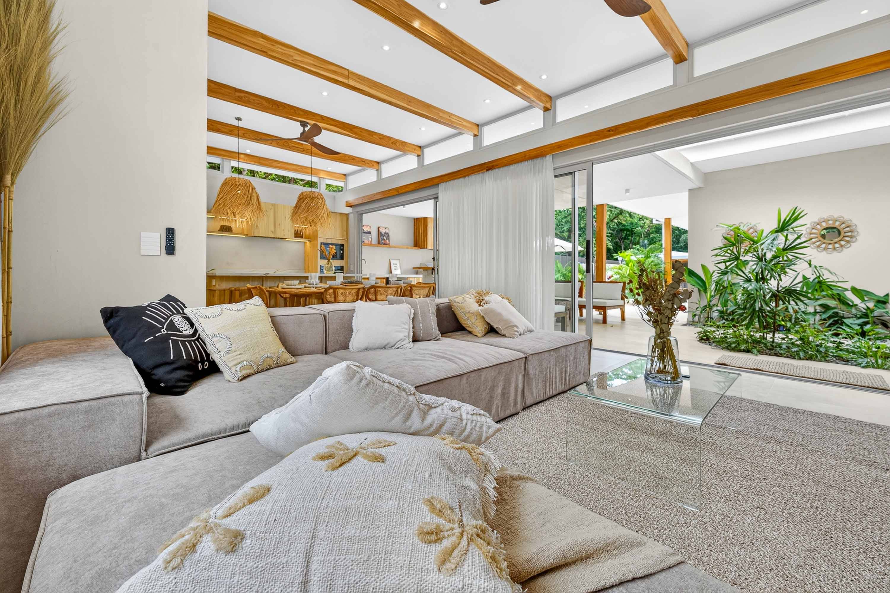 Contemporary 4-Bedroom Home with Pool Near Tamarindo Beach, Guanacaste, Costa Rica
