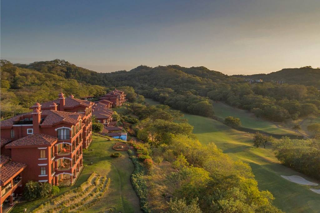 Bougainvillea 4101 - Golf-Front 4-Bedroom Condo with Lock-Off in Reserva Conchal, Guanacaste, Costa Rica