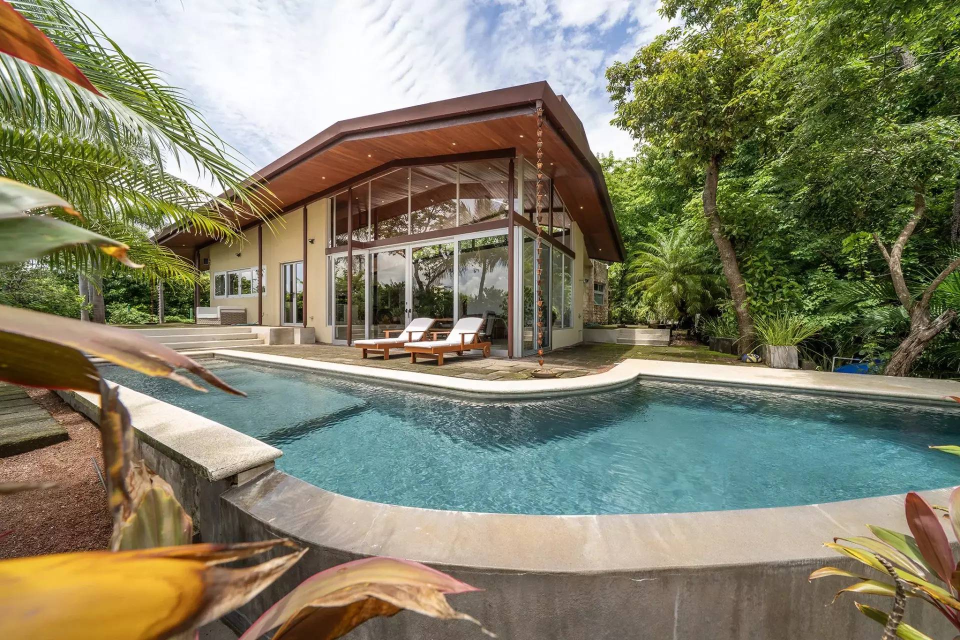 Modern Valley-View Villa with Pool Near Tamarindo, Guanacaste, Costa Rica