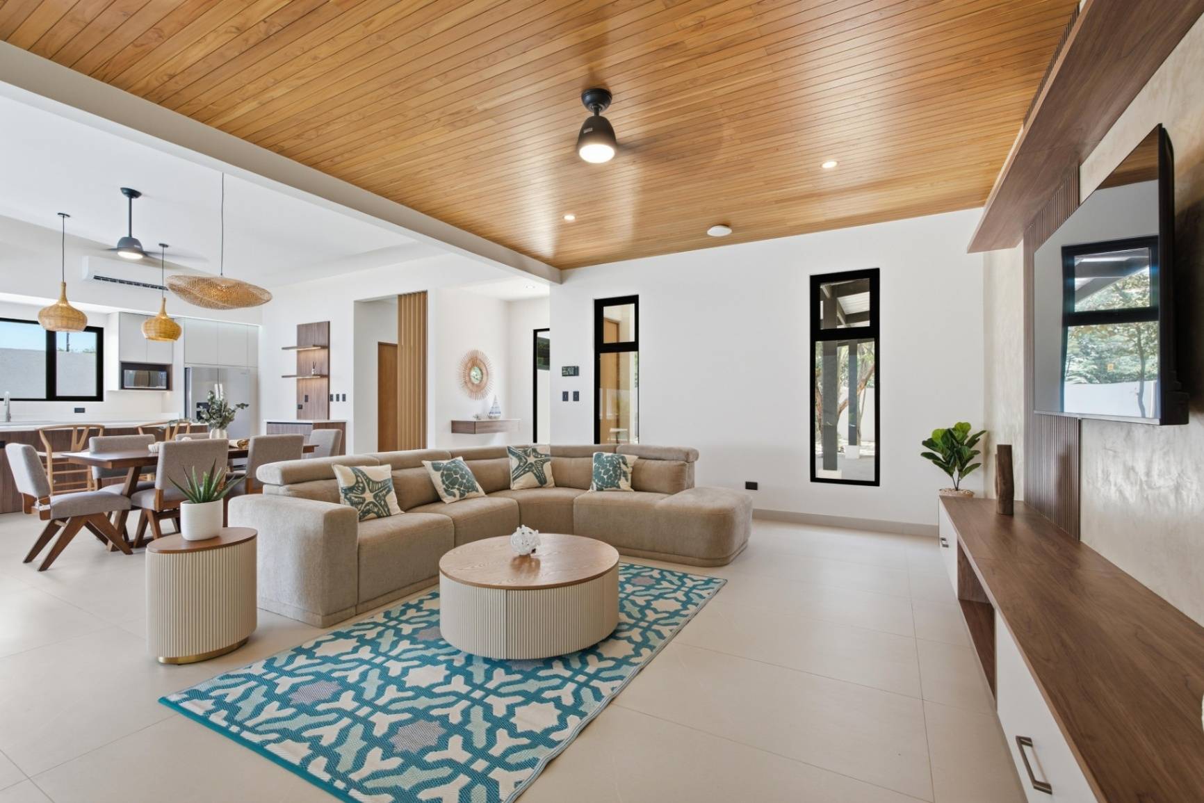 Villa Fresno - New 4-Bedroom Contemporary Home with Pool Near Playa Avellanas, Guanacaste, Costa Rica