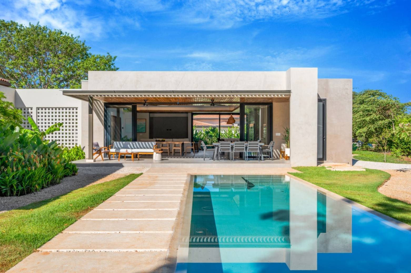 Casa Los Feliz – Timeless Elegance in Hacienda Pinilla, Guanacaste, Costa Rica