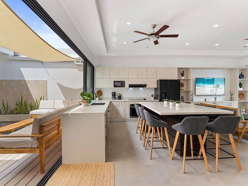 Boutique Luxury Residences in Tamarindo Hills – Tamarindo Walk, Guanacaste, Costa Rica