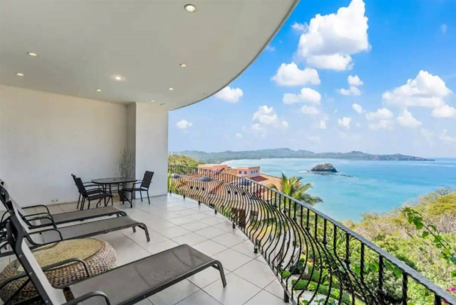 Flamingo Towers 18 - Ocean, Bay & Sunset Views -Corner Condo in Flamingo Towers, Guanacaste, Costa Rica