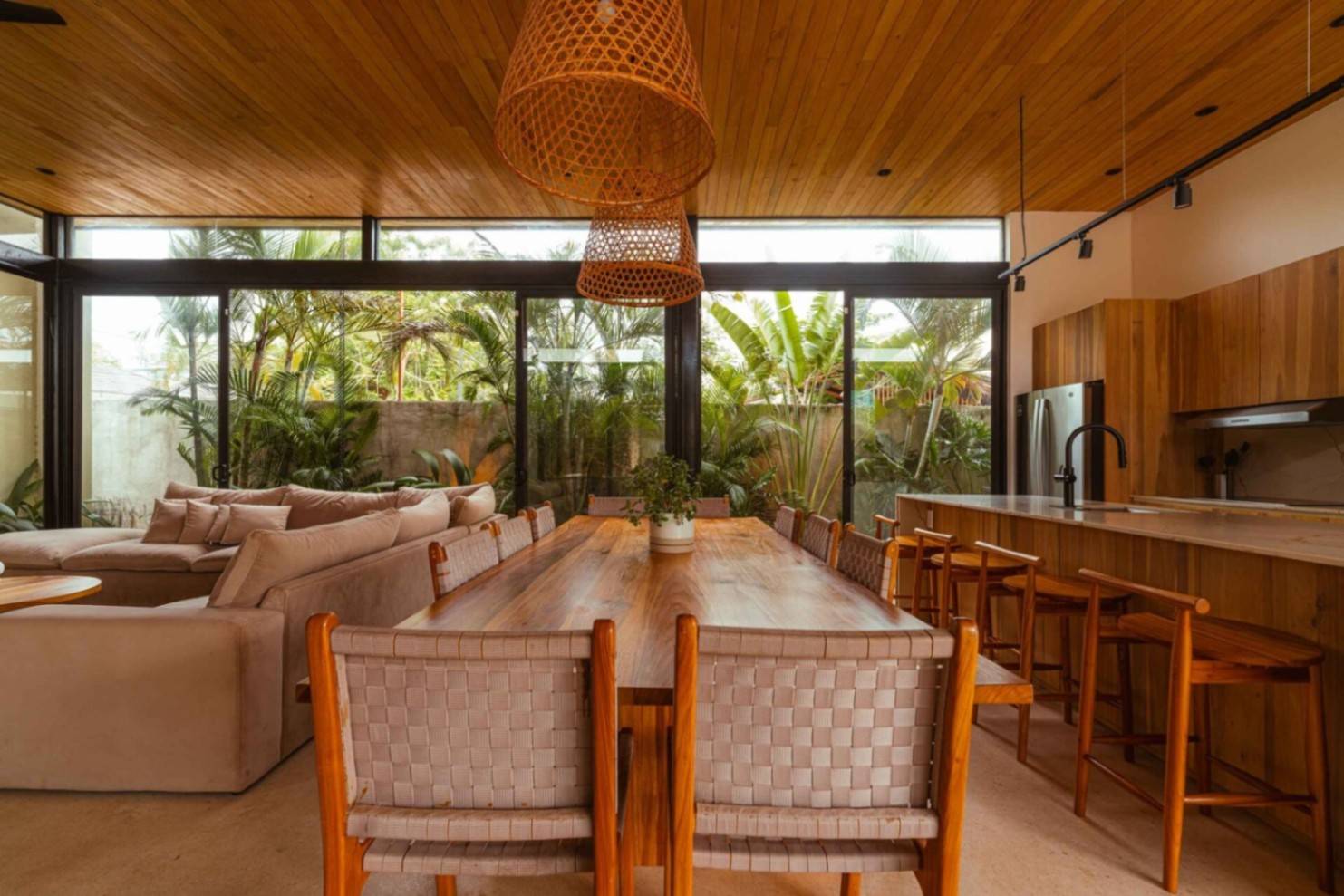 Casa Delirio – Modern 4 BDR Coastal Retreat Just Steps from the Beach in Playa Grande, Guanacaste, Costa Rica