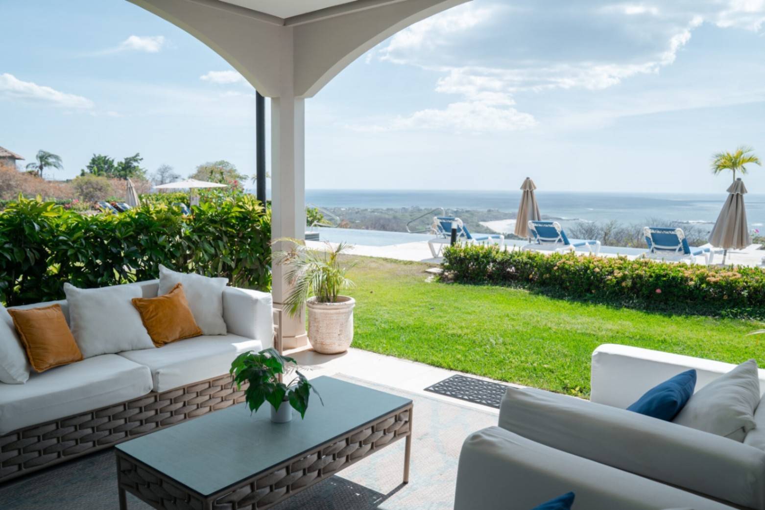 Ocean-View Corner Condo – Exceptional Value in Tamarindo, Guanacaste, Costa Rica