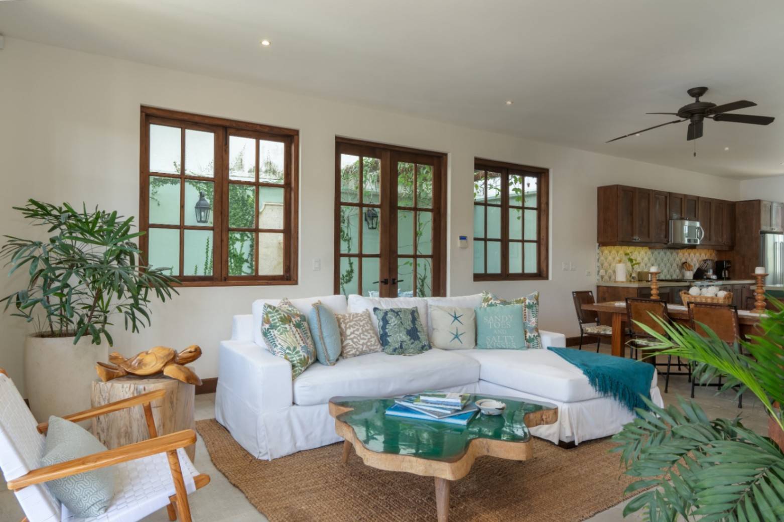Casa Acuarela - Beachside Luxury Residence - 1-Min Walk to Beach Club, Las Catalinas, Guanacaste, Costa Rica