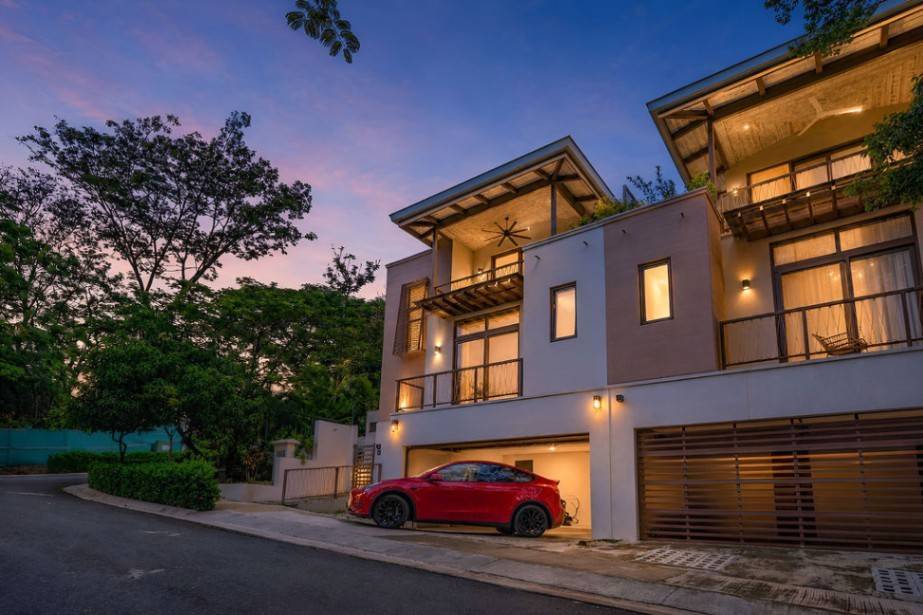 Casa Arcana - Luxury Gated Residence in the Heart of Tamarindo, Guanacaste, Costa Rica